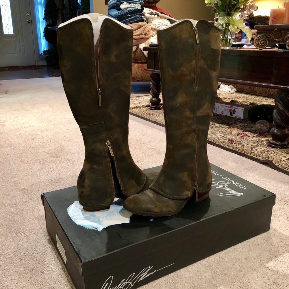 Donald J Pliner Devi2 olive vintage suede boots 7M